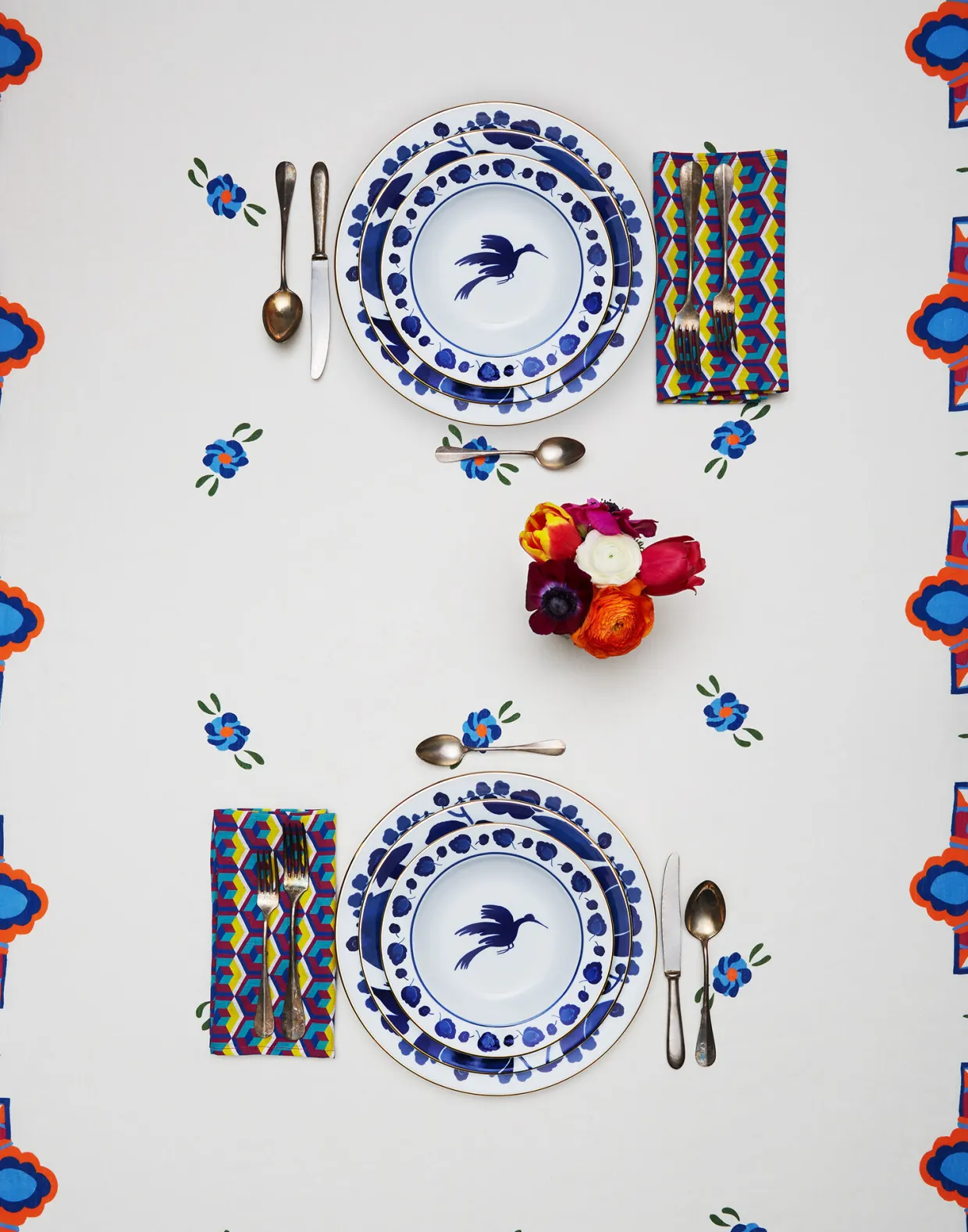 Charger PlateWildbird Blu in Porcelain