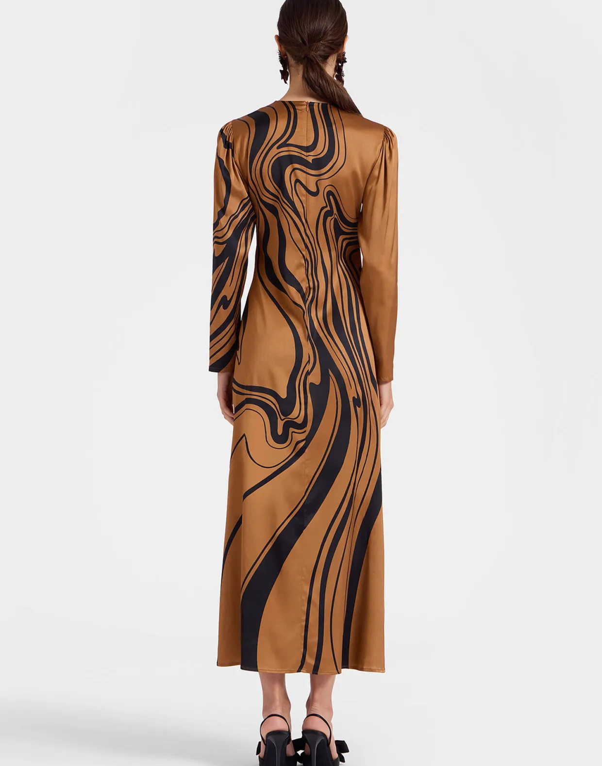 Clingy SwingBig Blooms Placée Brown in Stretch Satin