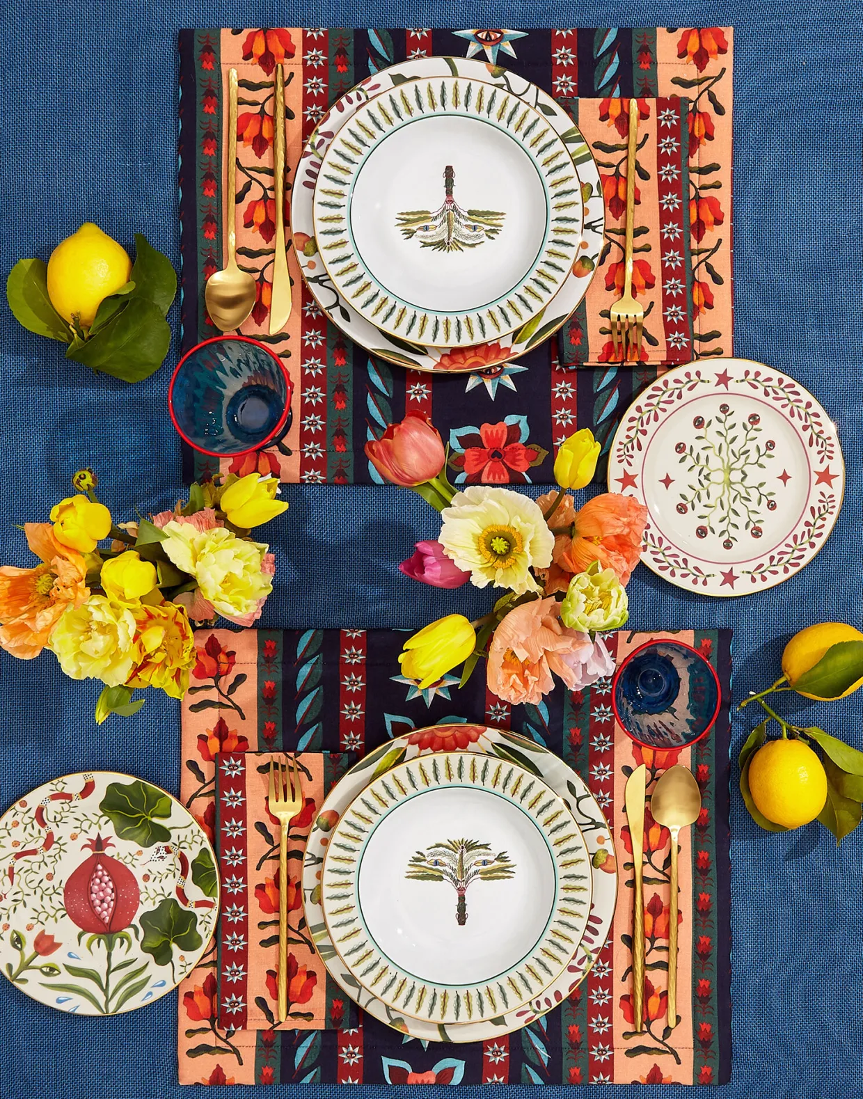 Dessert Plates Set of 2Eye Vines in Porcelain