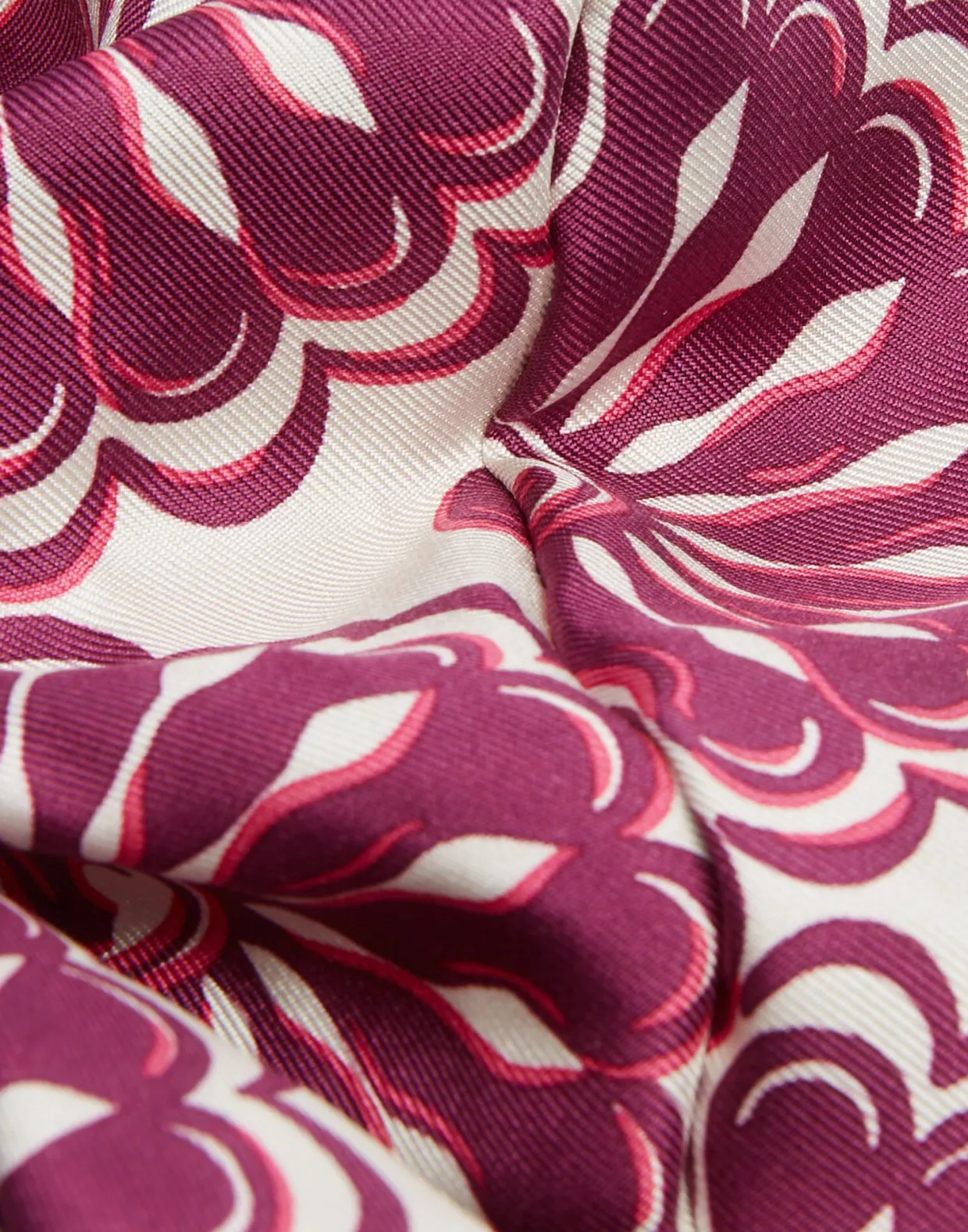 Giga ScrunchieFans Purple in Silk Twill