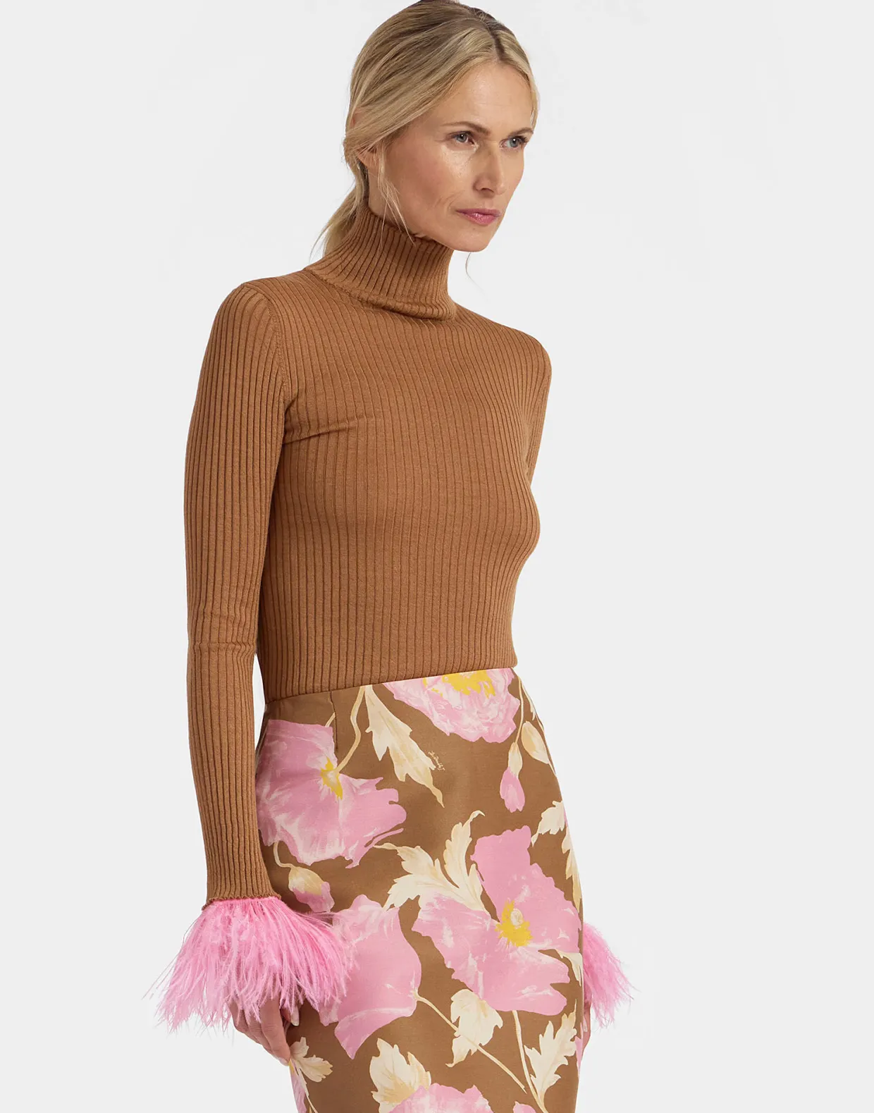 High Kick TopCamel in Ribbed Silk Cashmere With Feathers