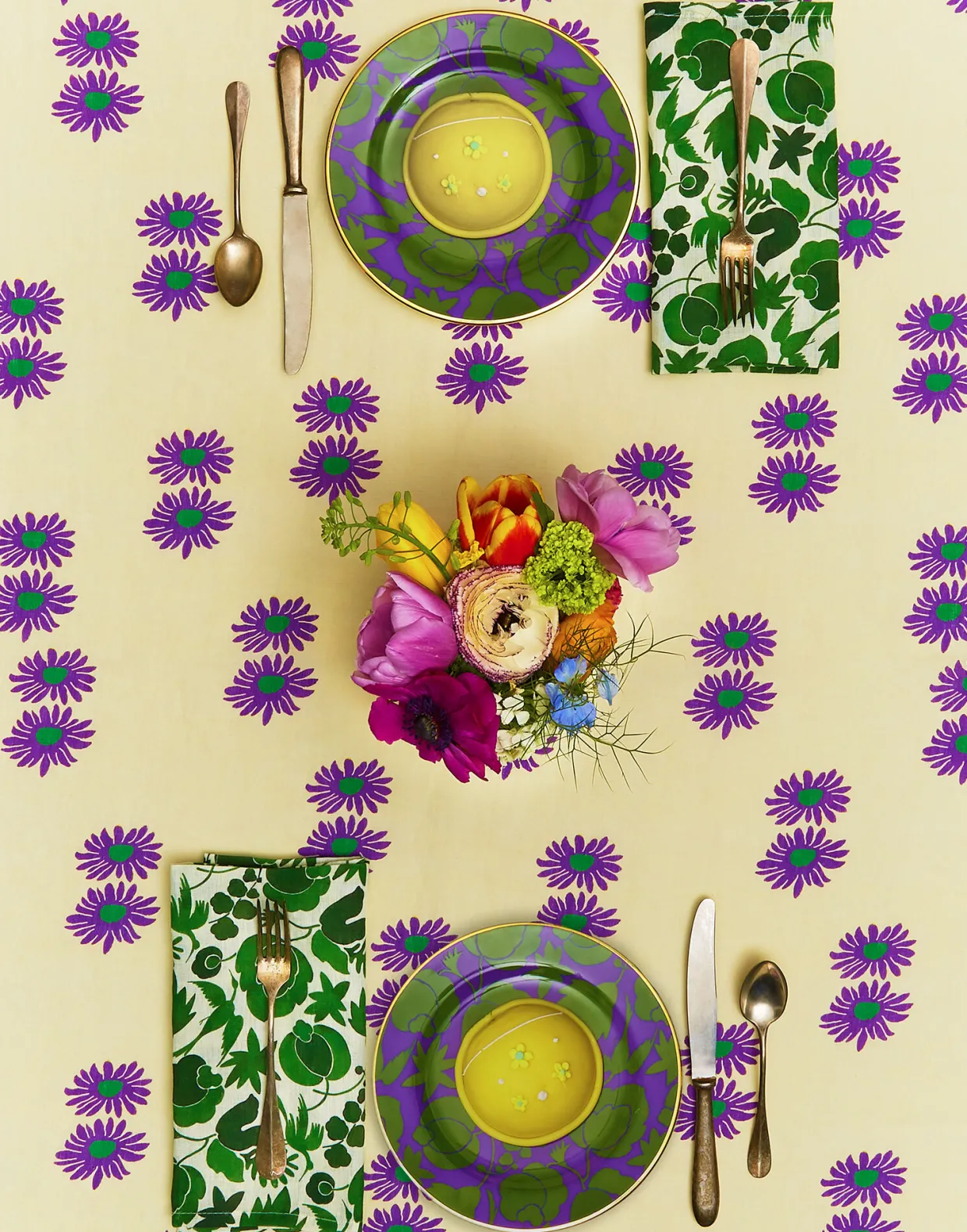 Small TableclothMargherita Viola in Linen