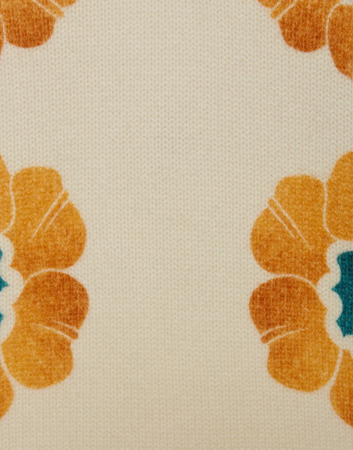 V-Neck Boy SweaterDaisychain Placée Off White in Wool Cashmere