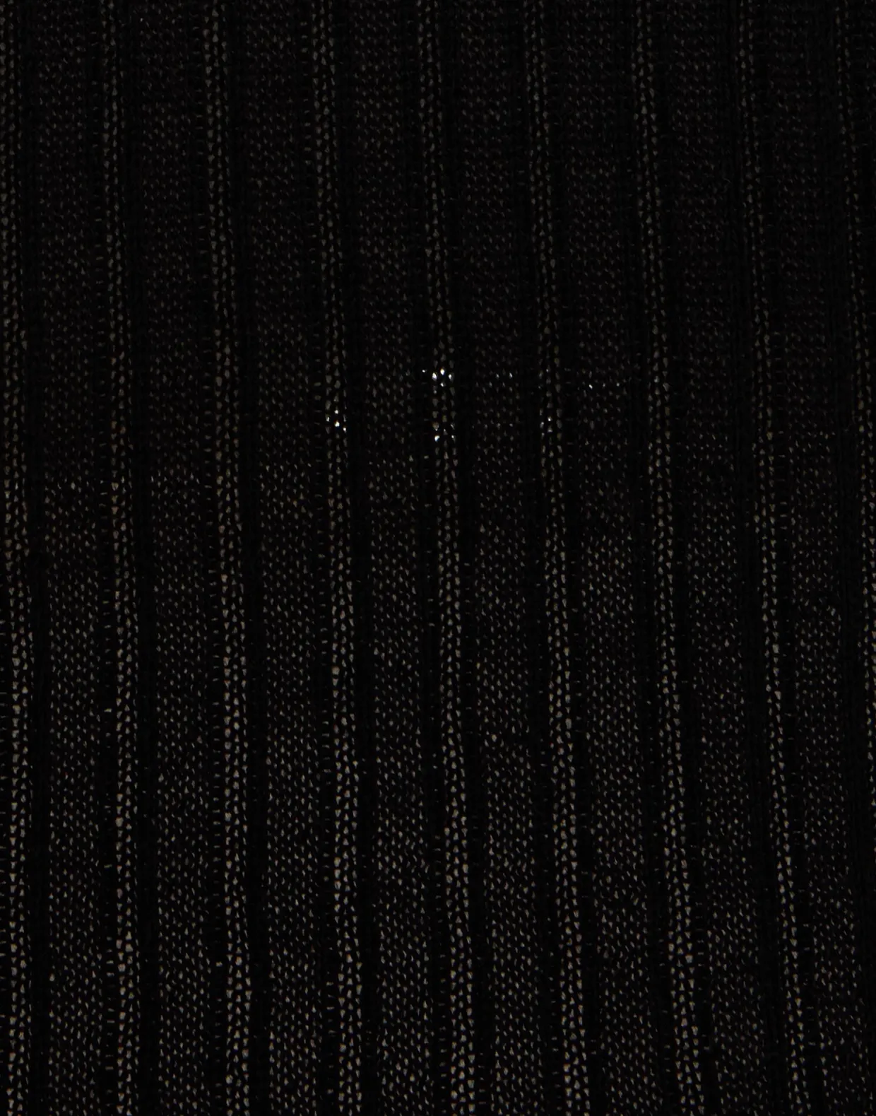 V-Neck High Kick TopSolid Black in Ribbed Silk Cashmere With Feathers